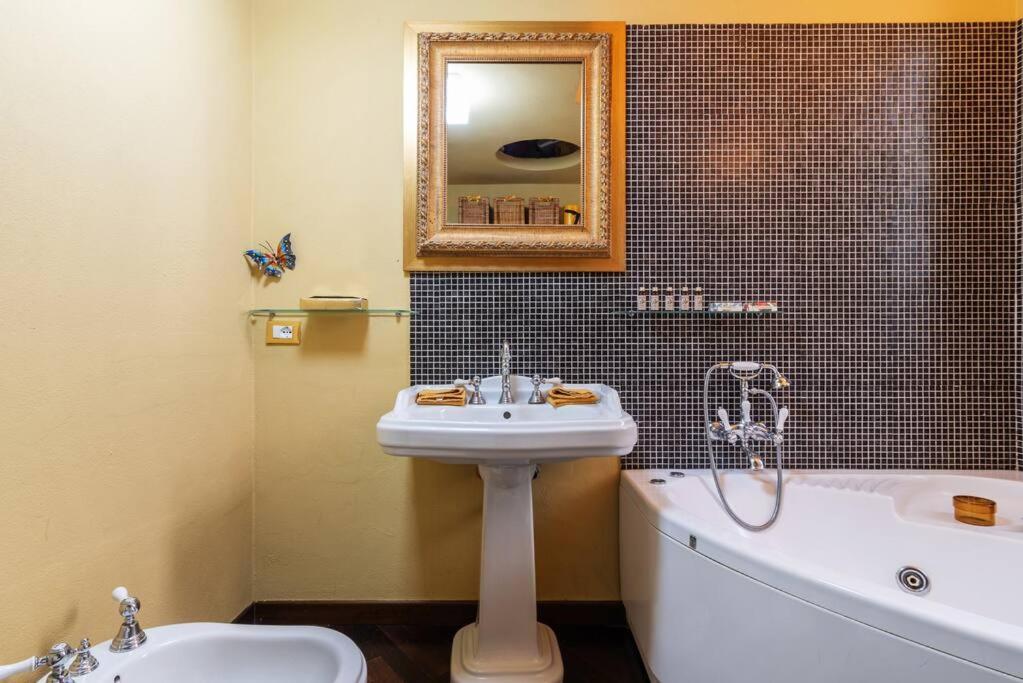 Maggio Flexyrent A.C. - Wifi Apartamento Milão Exterior foto